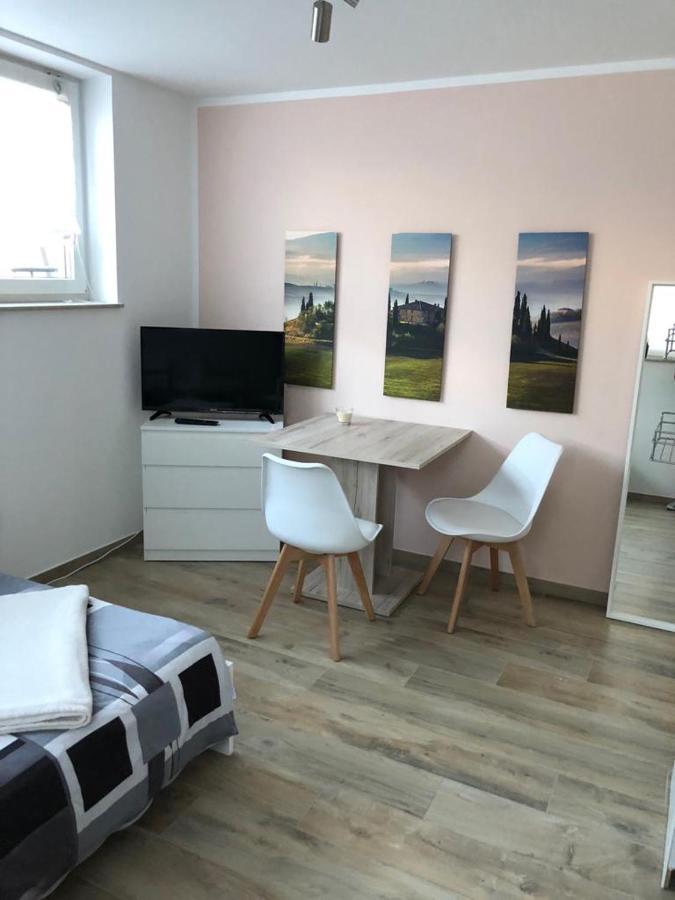 Neckartenzlingen Ferienwohnungen Lamisto Am Waldesrand מראה חיצוני תמונה
